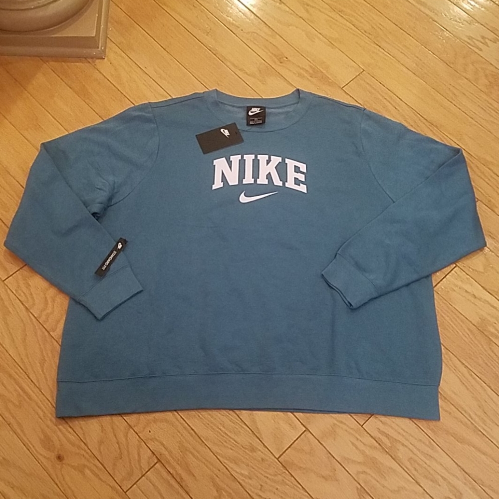 NWOT plus size Nike sweatshirt